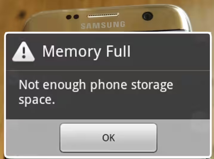 Smartphone with storage full notification
